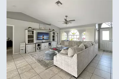 522 SE 4th St, Cape Coral, FL 33990 - Photo 3