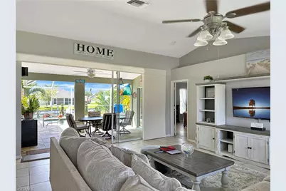 522 SE 4th St, Cape Coral, FL 33990 - Photo 5