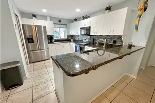 522 SE 4th St, Cape Coral, FL 33990 - Photo 13