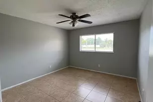 1206 Diplomat Pkwy E, Cape Coral, FL 33909 - Photo 5