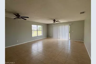 1206 Diplomat Pkwy E, Cape Coral, FL 33909 - Photo 3