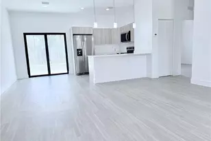 9027 E Castle Cir, Labelle, FL 33935 - Photo 3