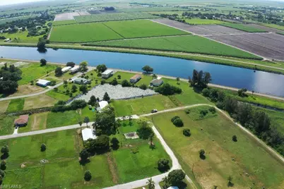 932 Meyerchick Dr, Moore Haven, FL 33471 - Photo 3