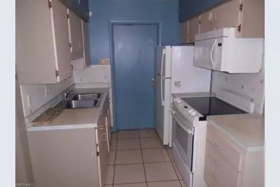 938 Tropical Palm Ave, North Fort Myers, FL 33903 - Photo 5