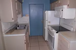 938 Tropical Palm Ave, North Fort Myers, FL 33903 - Photo 5