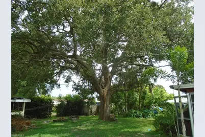 938 Tropical Palm Ave, North Fort Myers, FL 33903 - Photo 9