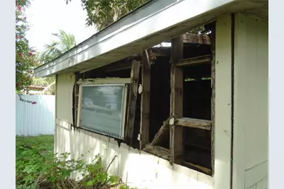 938 Tropical Palm Ave, North Fort Myers, FL 33903 - Photo 11