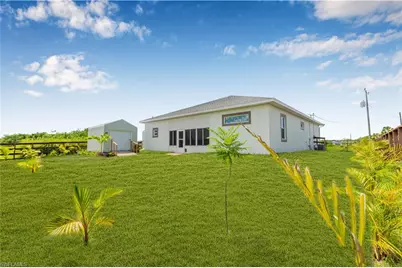 7005 Berwick Cir, Labelle, FL 33935 - Photo 37