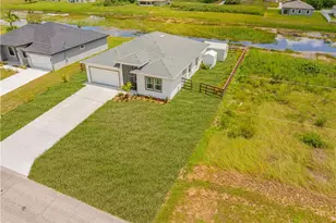 7005 Berwick Cir, Labelle, FL 33935 - Photo 3