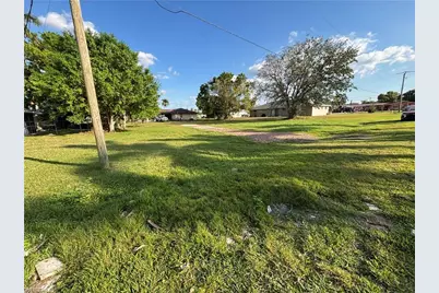 310 Georgia Ave, Fort Myers, FL 33905 - Photo 3