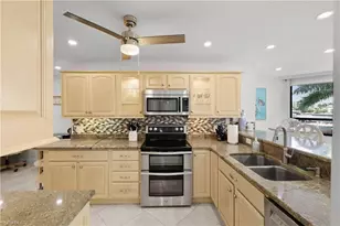 10562 Gulf Shore Dr, Naples, FL 34108 - Photo 15