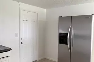 286 Lowell Ave, North Fort Myers, FL 33917 - Photo 3