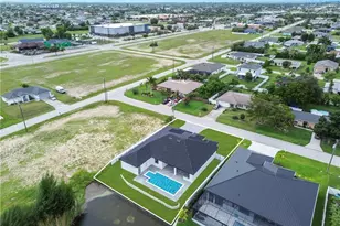 706 SW 28th St, Cape Coral, FL 33914 - Photo 5