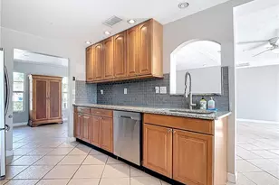 5351 Chippendale Cir E, Fort Myers, FL 33919 - Photo 11