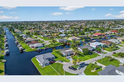 138 SE 40th St, Cape Coral, FL 33904 - Photo 3