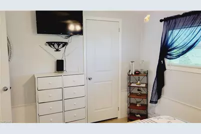 267 Shoreland Dr, Fort Myers, FL 33905 - Photo 15
