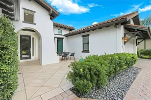 10194 Belcrest Blvd, Fort Myers, FL 33913 - Photo 5