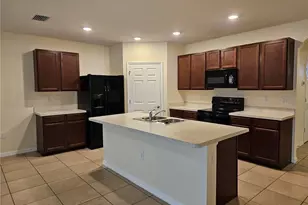 10517 Canal Brook Ln, Lehigh Acres, FL 33936 - Photo 5