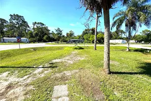 1982 Laurel Ln, North Fort Myers, FL 33917 - Photo 29