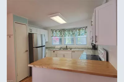 10401 Circle Pine Rd, North Fort Myers, FL 33903 - Photo 5