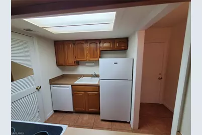 2366 E Mall Dr #421, Fort Myers, FL 33901 - Photo 15