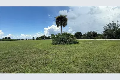 4001 NW 36th Ln, Cape Coral, FL 33993 - Photo 3