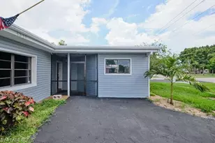 4370 Deleon St, Fort Myers, FL 33901 - Photo 3