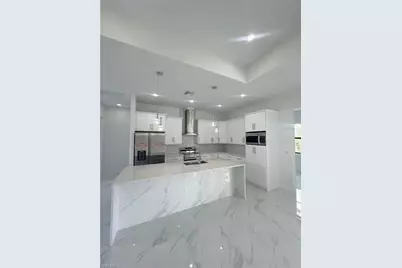 1022 Candlelight Dr, Lehigh Acres, FL 33974 - Photo 9