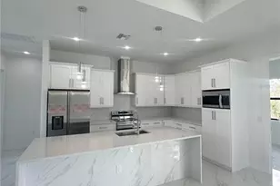 1022 Candlelight Dr, Lehigh Acres, FL 33974 - Photo 9