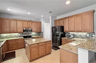 11120 Sparkleberry Dr, Fort Myers, FL 33913 - Photo 7