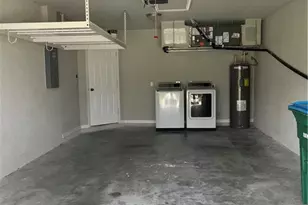 1020 NE 8th Pl, Cape Coral, FL 33909 - Photo 11