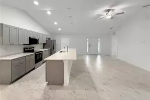 1423 NE 32nd Ln, Cape Coral, FL 33909 - Photo 5