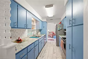 4517 Vinsetta Ave, North Fort Myers, FL 33903 - Photo 5