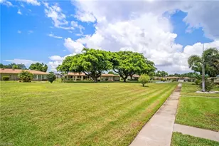 5586 Pendlewood Ln, Fort Myers, FL 33919 - Photo 21