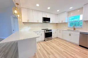 814 Victoria Dr, Cape Coral, FL 33904 - Photo 23