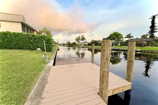 814 Victoria Dr, Cape Coral, FL 33904 - Photo 5