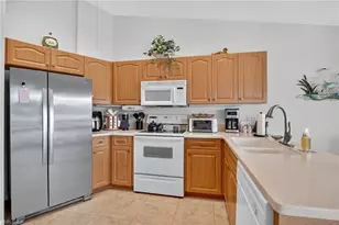 3318 SW 2nd St, Cape Coral, FL 33991 - Photo 7