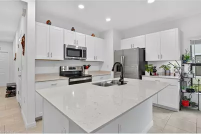 14245 Oviedo Pl, Fort Myers, FL 33905 - Photo 7