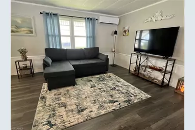 290 Valencia Dr, Fort Myers, FL 33905 - Photo 7