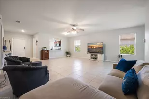 821 NE 6th Pl, Cape Coral, FL 33909 - Photo 15