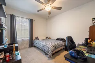 821 NE 6th Pl, Cape Coral, FL 33909 - Photo 23