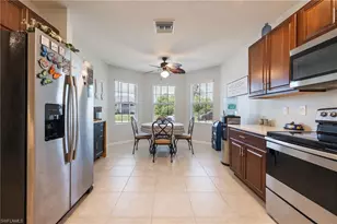 821 NE 6th Pl, Cape Coral, FL 33909 - Photo 5