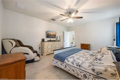 821 NE 6th Pl, Cape Coral, FL 33909 - Photo 17