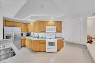 2743 First St, Fort Myers, FL 33916 - Photo 7