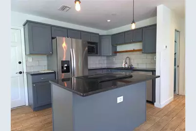 1915 Llewellyn Dr, Fort Myers, FL 33901 - Photo 9