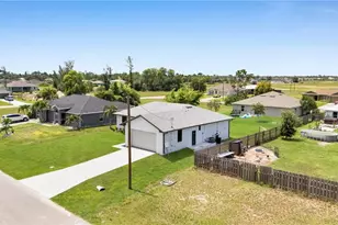 1229 NE 41st St, Cape Coral, FL 33909 - Photo 29