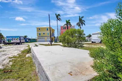 856 Oak St, Fort Myers Beach, FL 33931 - Photo 21