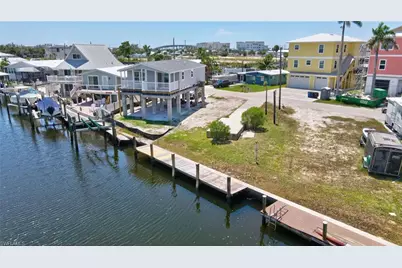 856 Oak St, Fort Myers Beach, FL 33931 - Photo 11