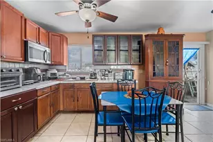 2816 NE 5th Pl, Cape Coral, FL 33909 - Photo 7