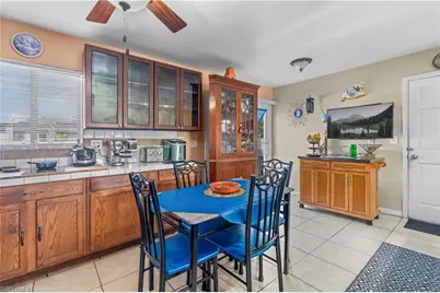 2816 NE 5th Pl, Cape Coral, FL 33909 - Photo 5